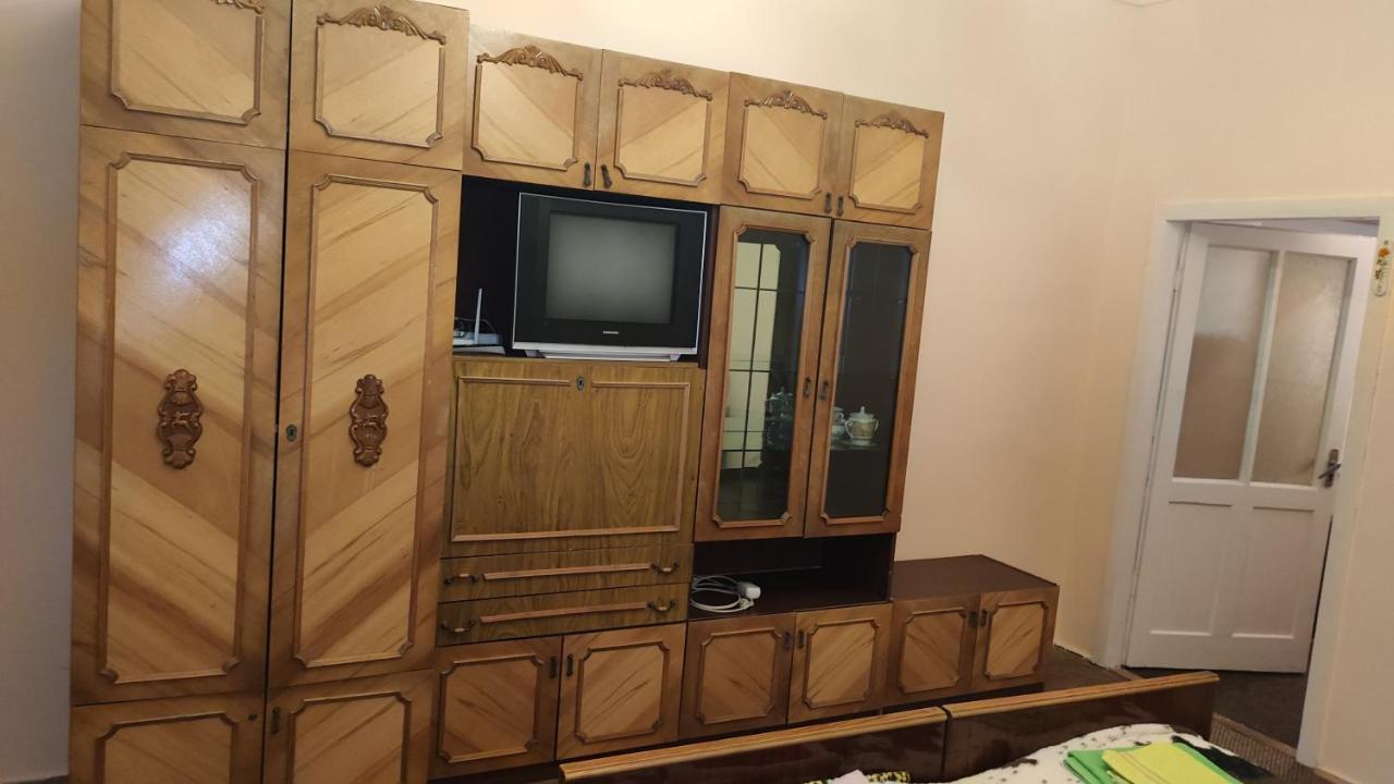 Apartment On Sheptytskyh 27 Lviv Buitenkant foto