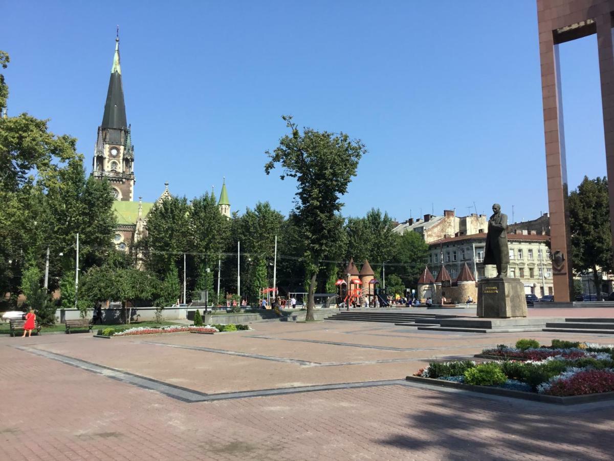 Apartment On Sheptytskyh 27 Lviv Buitenkant foto